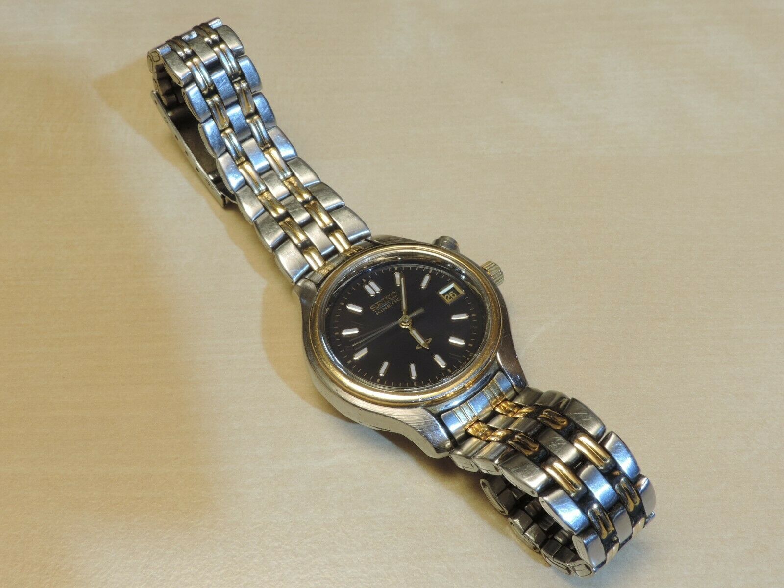 SEIKO KINETIC 3M22-0B20 SOLD AS SEEN - NOT FULLY TESTED 