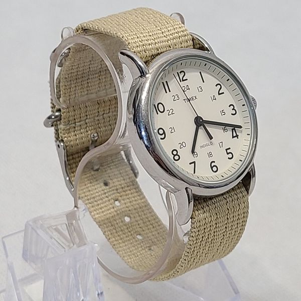 Montre Timex Indiglo Quartz 35 Mm - Reconditionnée, Style Habillé, Pour Homme