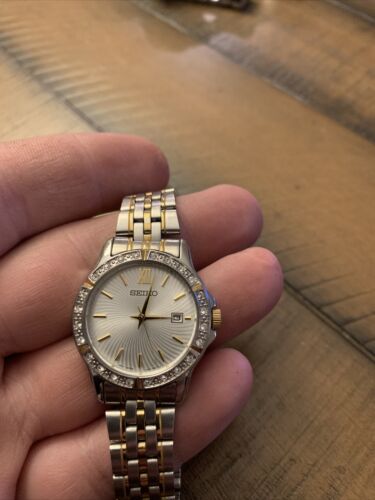 Seiko 6N22-00G0 Swarovski Crystals Silver Tone Quartz Analog