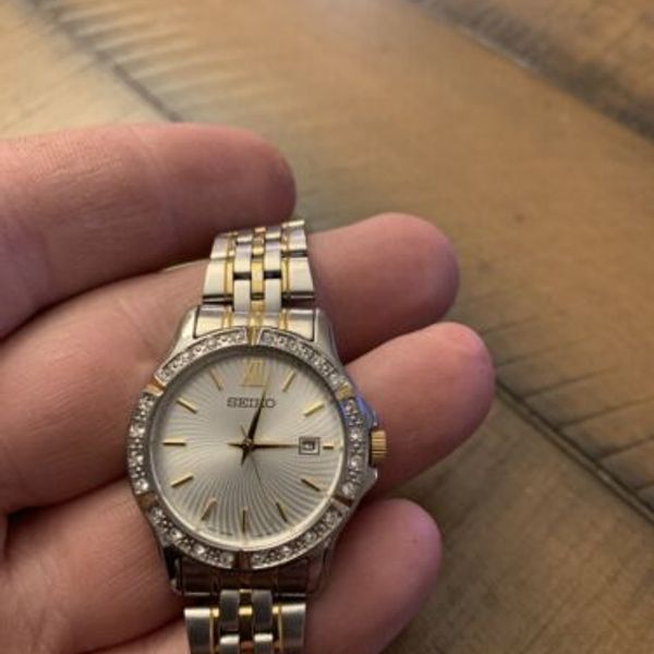 Seiko 6N22-00G0 Swarovski Crystals Silver Tone Quartz Analog