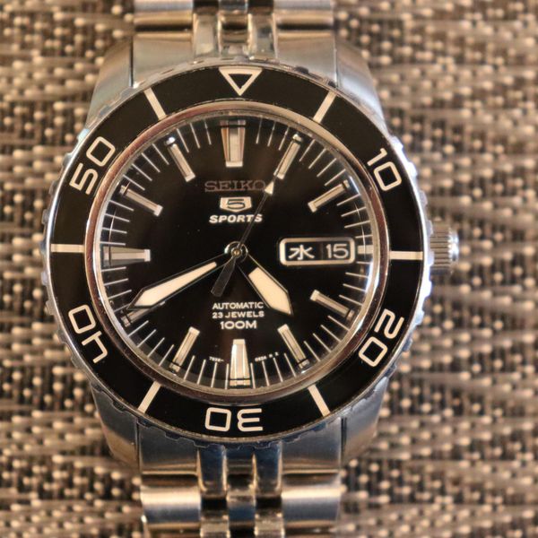 [WTS] Seiko SNZH55 on Jubilee $200 net | WatchCharts Marketplace