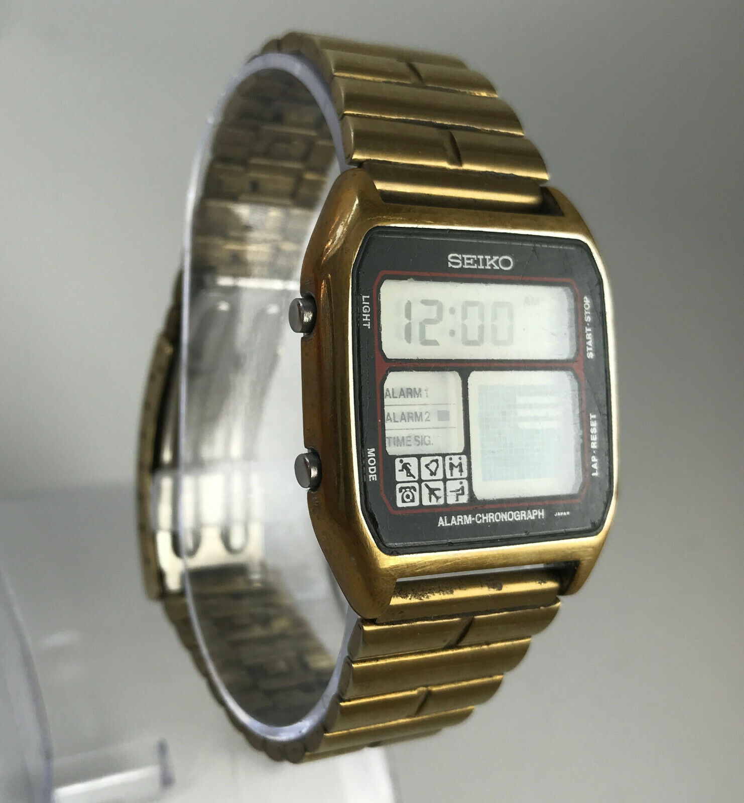 Vintage 1980 s Seiko Running Man Watch D138 4000 gold digital