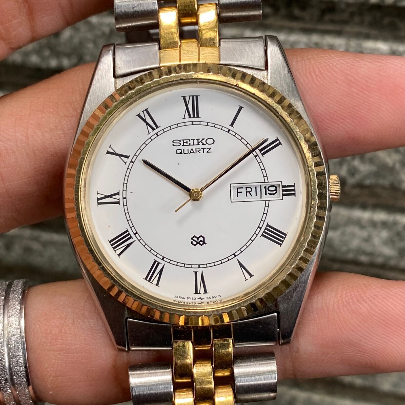 RARE Seiko Quartz SQ Day Date Roman 5Y23-8A60 Two Tone Vintage Men