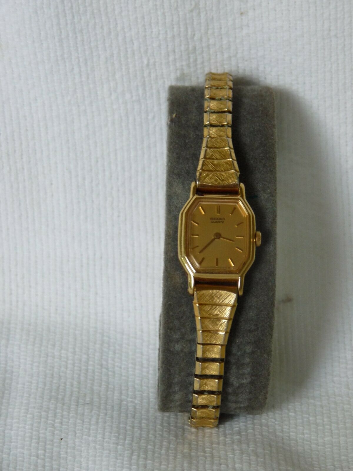 Seiko Watch Women Gold Tone Octagonal Case Two Tone Speidel Band 2C20-5769 Vtg VTG Seiko Watch Women Two Tone Gold Dial 20mm Octagon 2320  main image 3