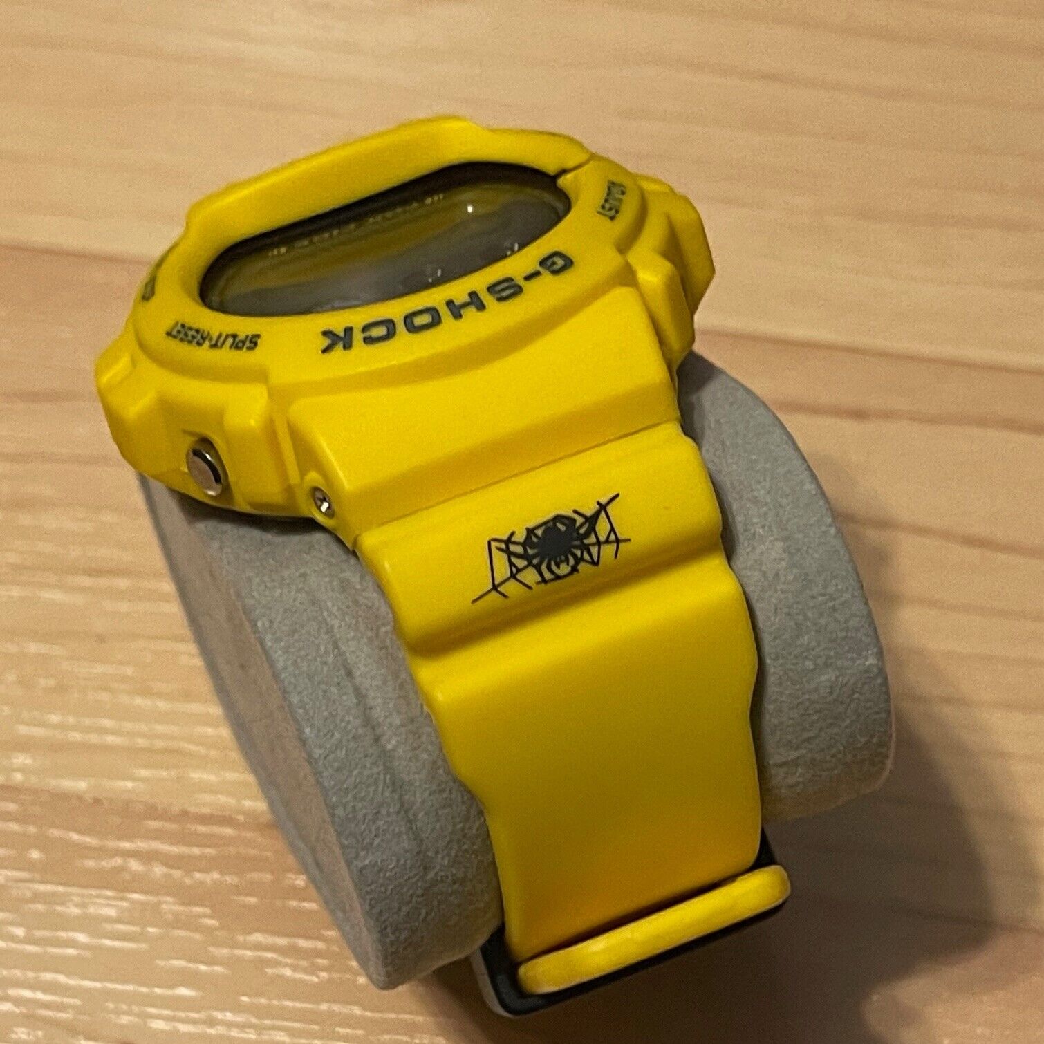 Casio G-Shock DW-6900H-9 Fox Fire Slasher Vintage 1995 Digital