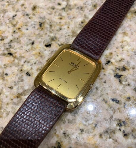 LQQK! (RARE) Vintage Ultra Thin Seiko Lassale 9300-5008 Quartz