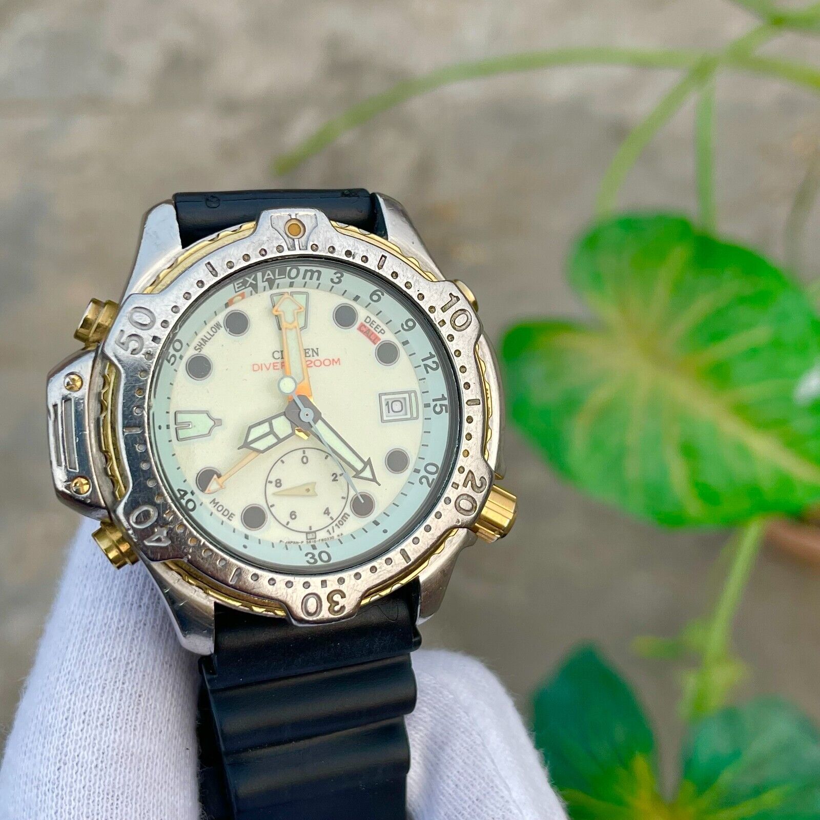 Vintage Citizen Promaster Aqualand 200M Diver Quartz Men's Watch