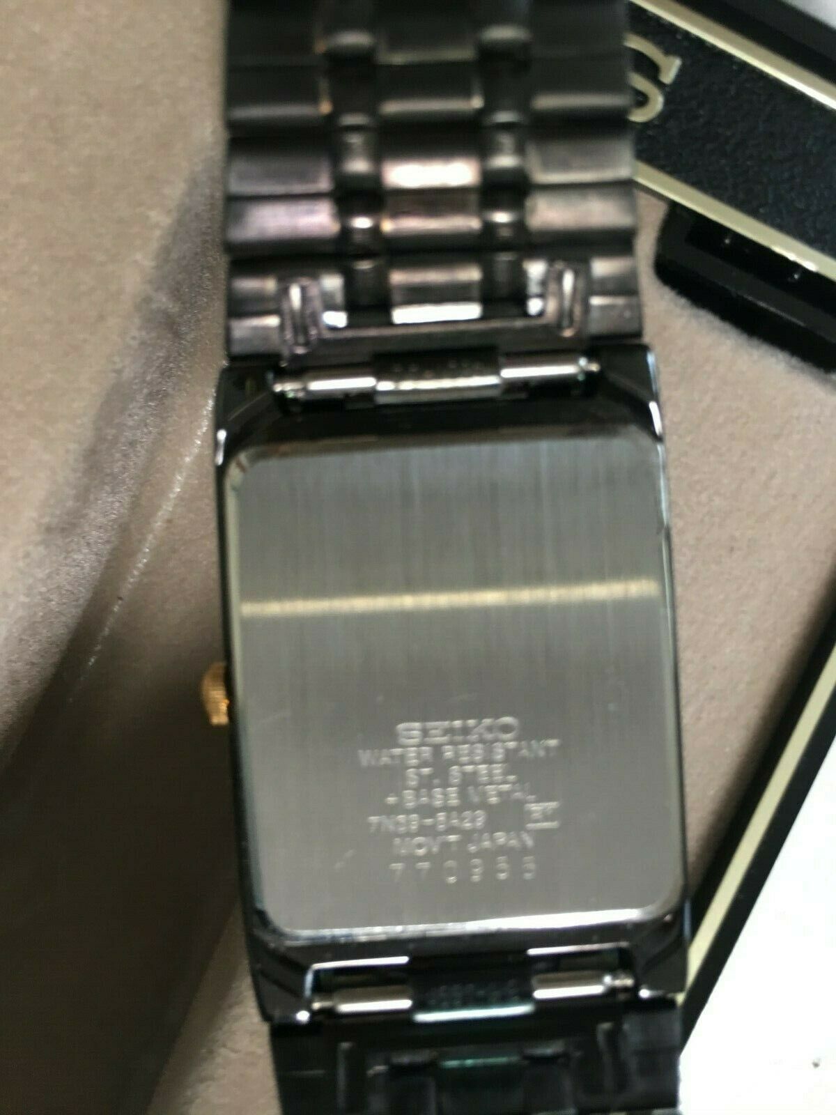 SEIKO Men's 7N39-5A29 R1 Black/Gold Tone Watch W/Date, Tag & Box |  WatchCharts
