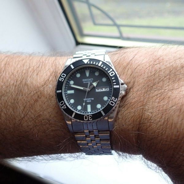 Mens Vintage Seiko Quartz Sports 150 Pepsi Divers Watch Day