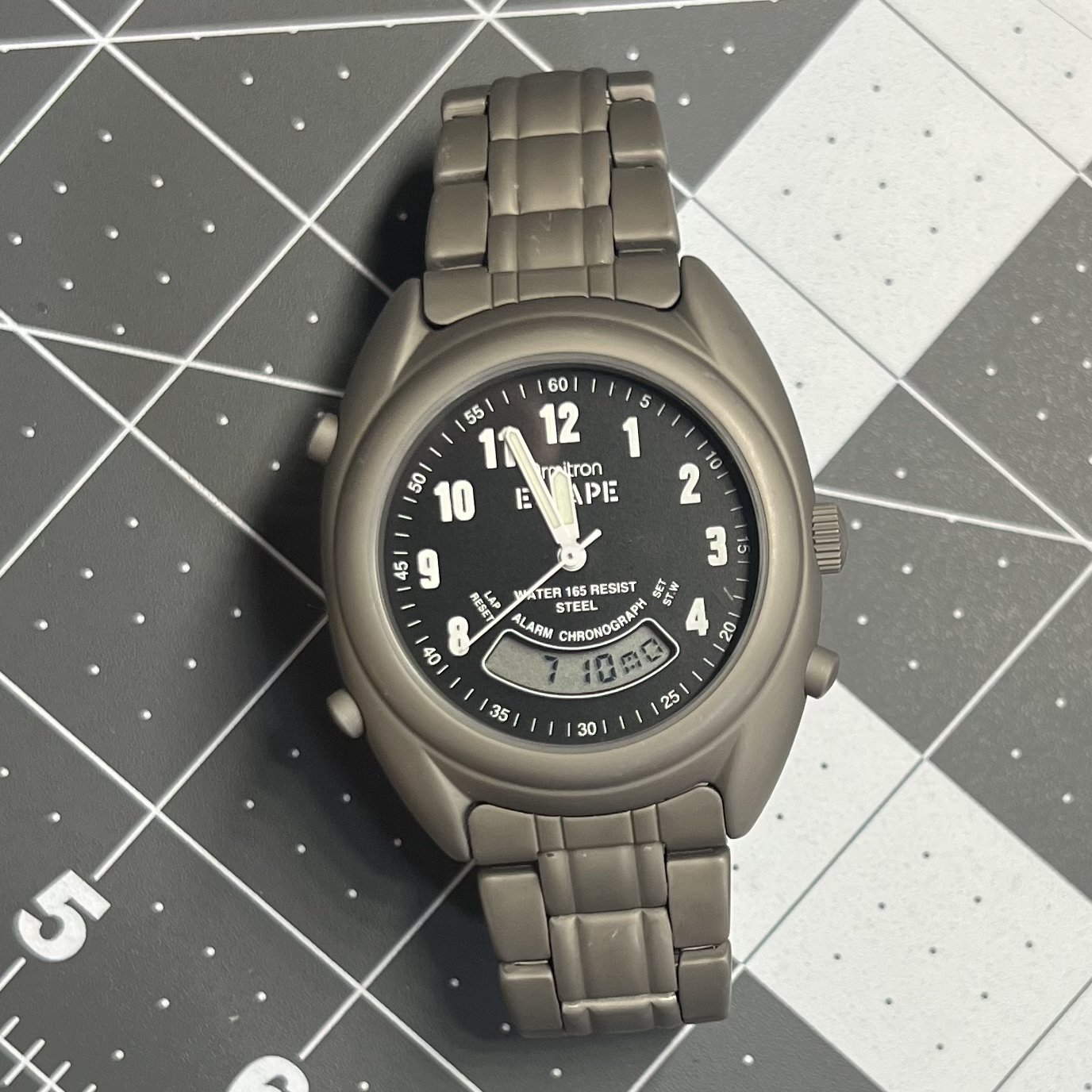 Armitron analog online watch