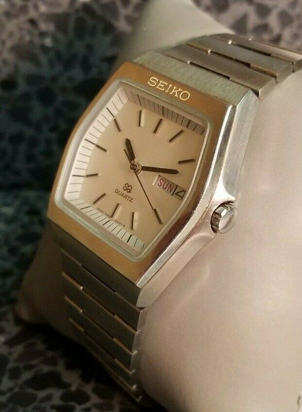 Vintage 1980 Seiko 7559-5010 Men's SQ Day/Date Wristwatch & Band