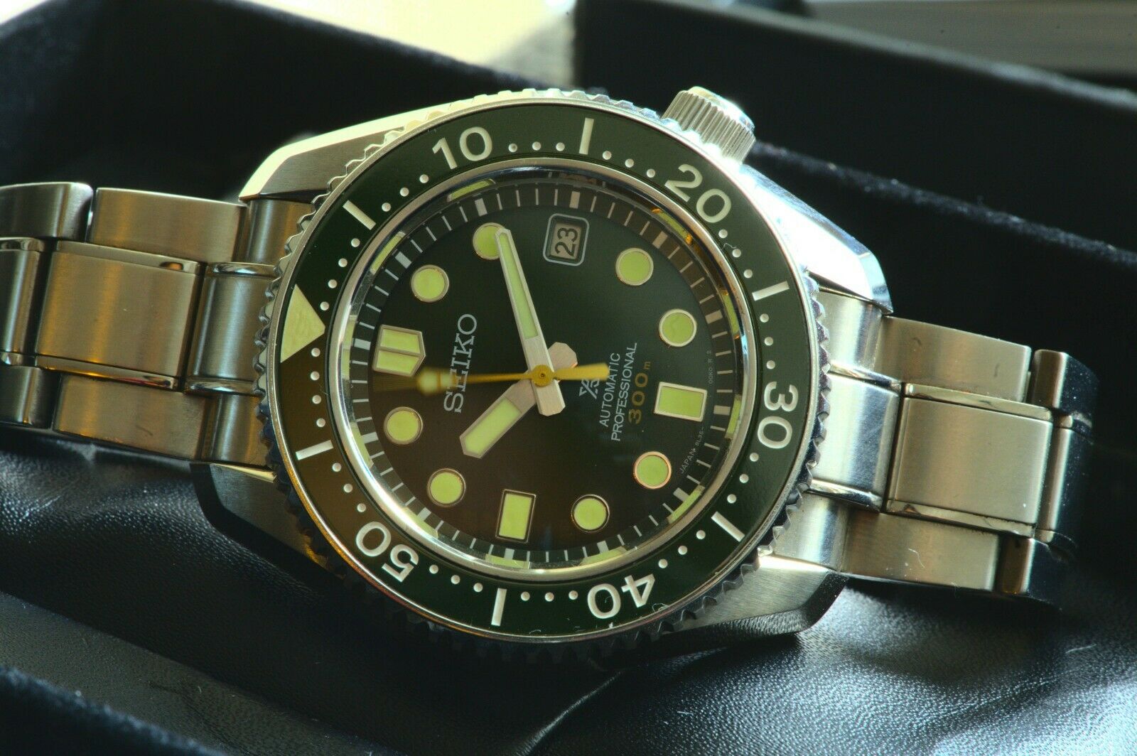 Seiko SLA019 Hulk Green Marinemaster 300 MM300 | WatchCharts