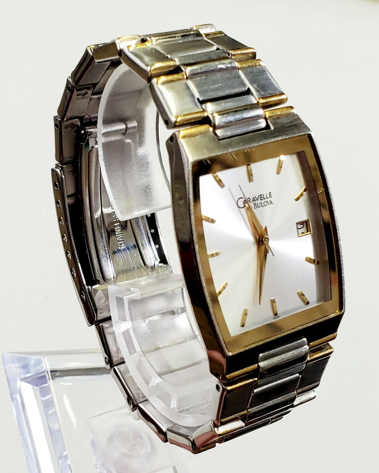 Caravelle men's watch online price