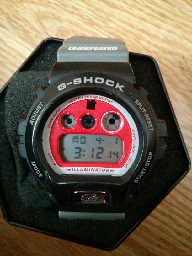 PRICE REDUCED* FS:Undefeated x G Shock DW-6900 and Burning Red GW