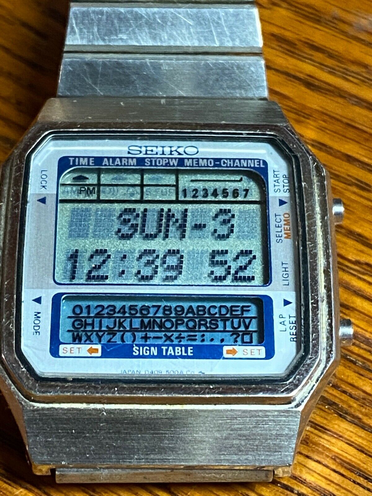 Seiko D409-5009 1982 Sign Table Digital Memory Watch | WatchCharts