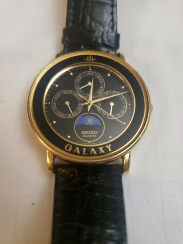 SEIKO GALAXY TRIPLE DATE DAY/NIGHT DIAL MENS or LADIES WATCH 5Y88