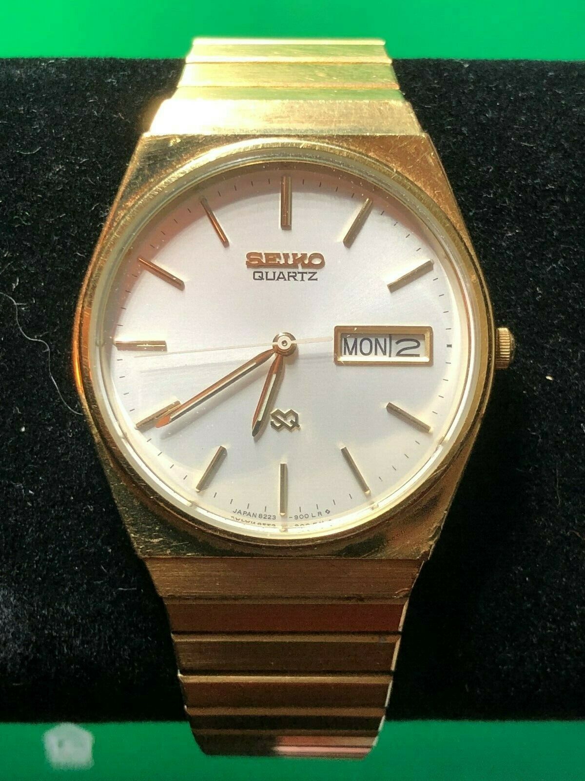 Vintage Seiko Quartz 8223-9009 Men's Watch Gold Day Date SQ Japan