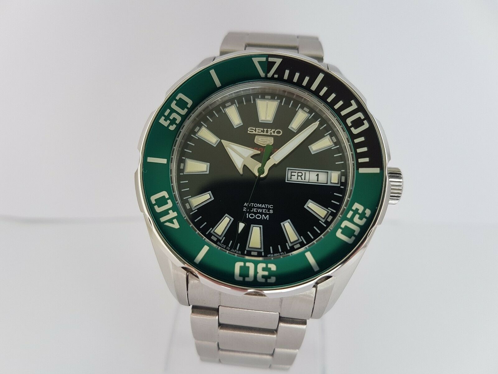 SEIKO 5スポーツ 4R36-06R0 Seiko 5 sports 4R36-06R0 automatic Mint 2018 | WatchCharts