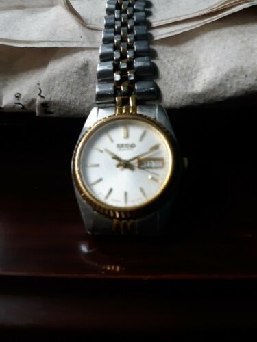 Seiko SWZ056 Wrist Watch for Women WatchCharts Marketplace