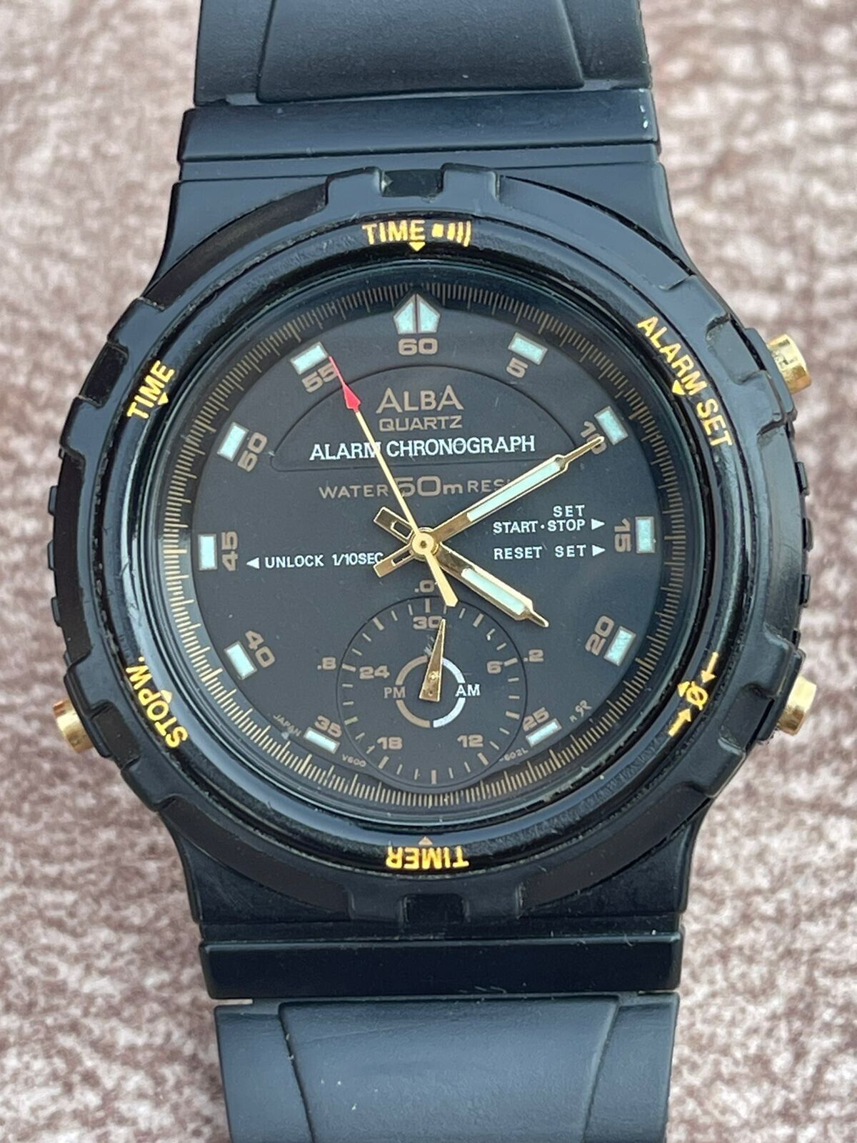 VINTAGE SEIKO ALBA V600-6020 AO ANALOGUE QUARTZ ALARM AND