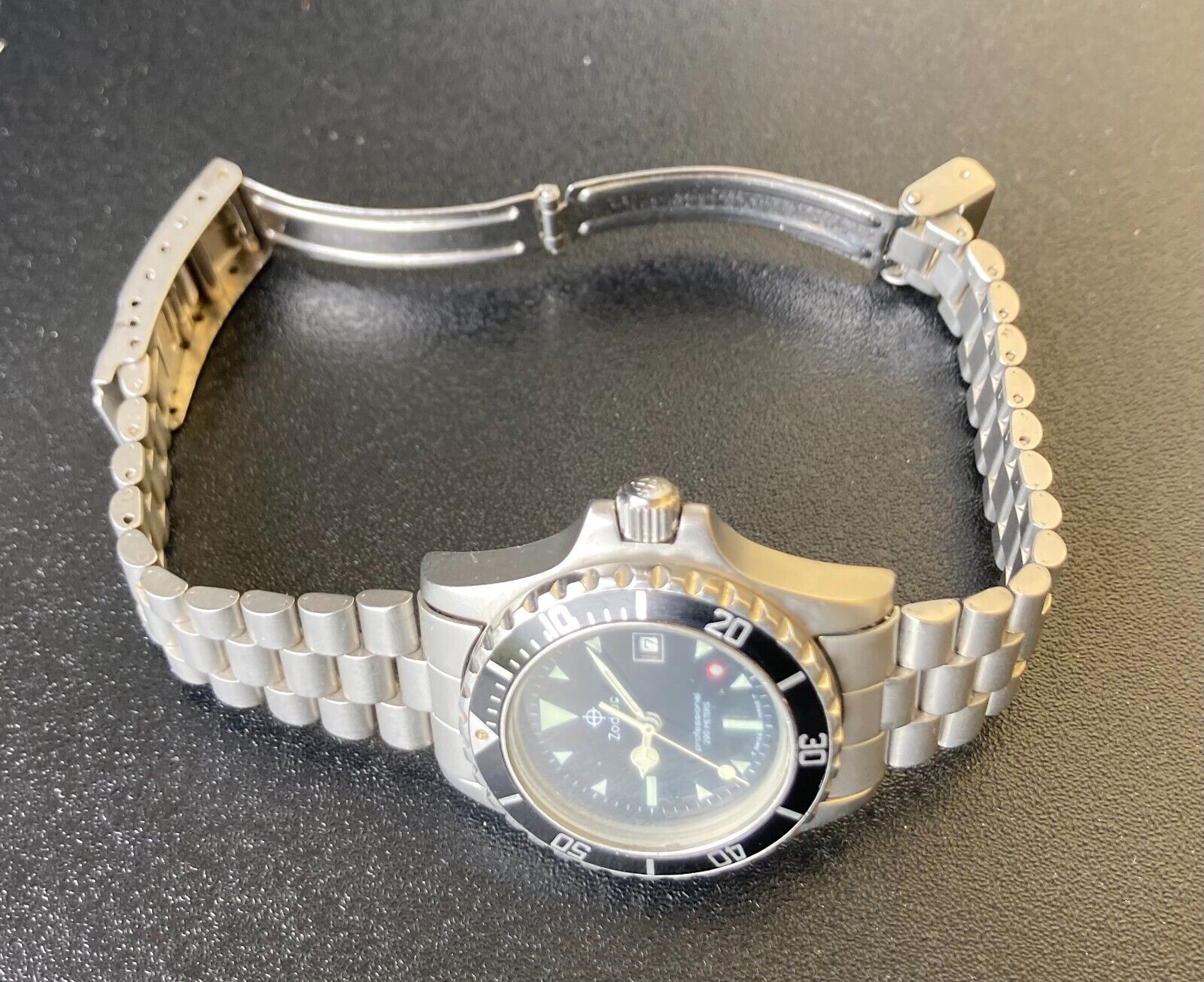 Vintage Zodiac Professional 200 m RED DOT 208.21.05 Ladies