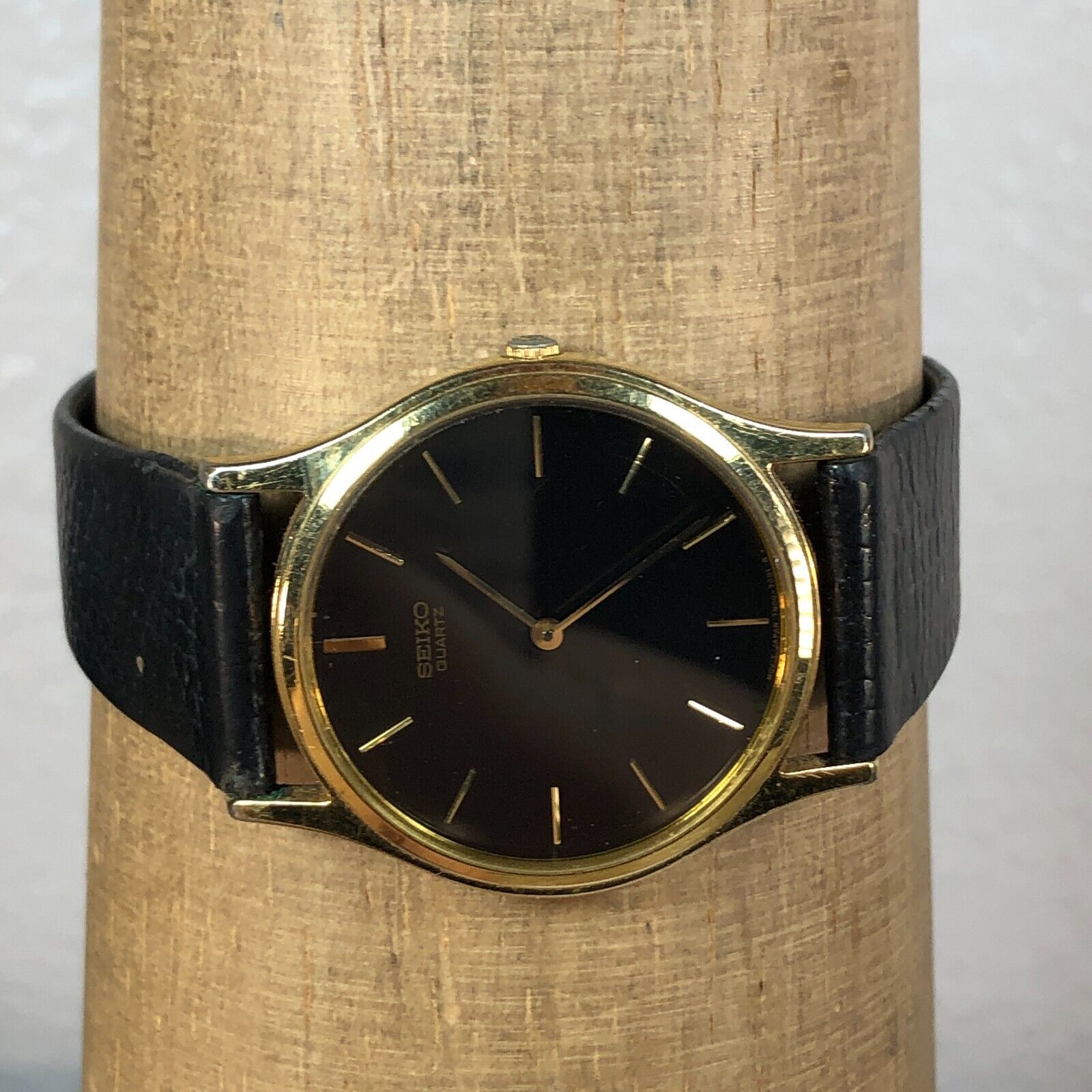 RARE,UNIQUE Men's Vintage 1994's Ultra Slim Watch SEIKO 7N00-7008