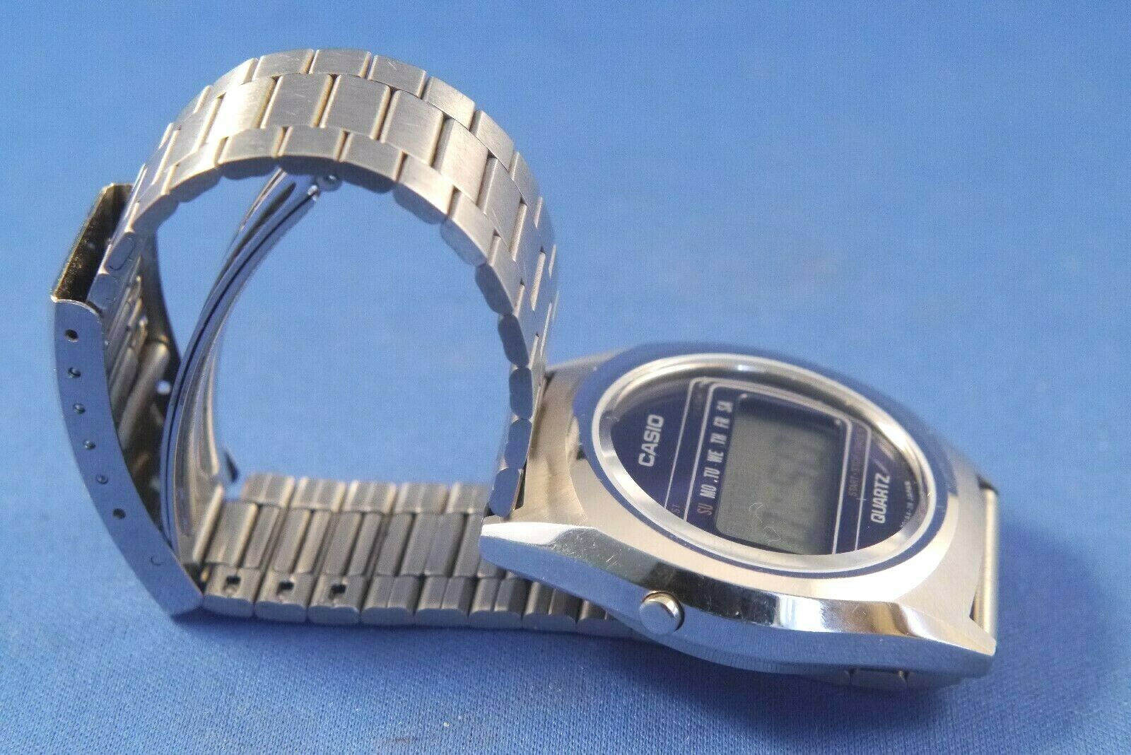 Unisex JAPAN Vintage 1975 DIGITAL Watch CASIO 31QR-20