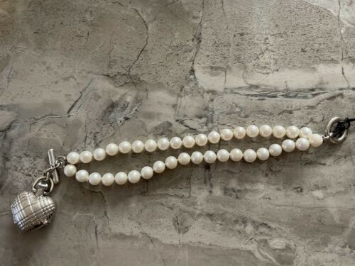 【Burberry】 Pearl bracelet Burberry Women's White Pearl Bracelet Heart Watch Locket