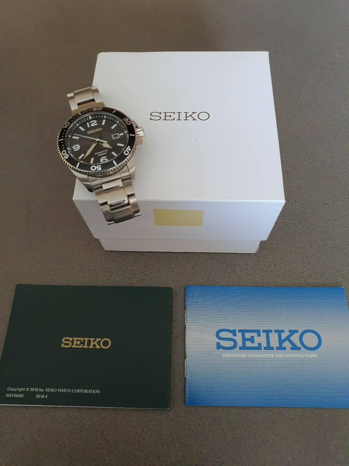 Seiko Kinetic Sports 5M82-0AY0 Stainless Steel, Mint, with Box