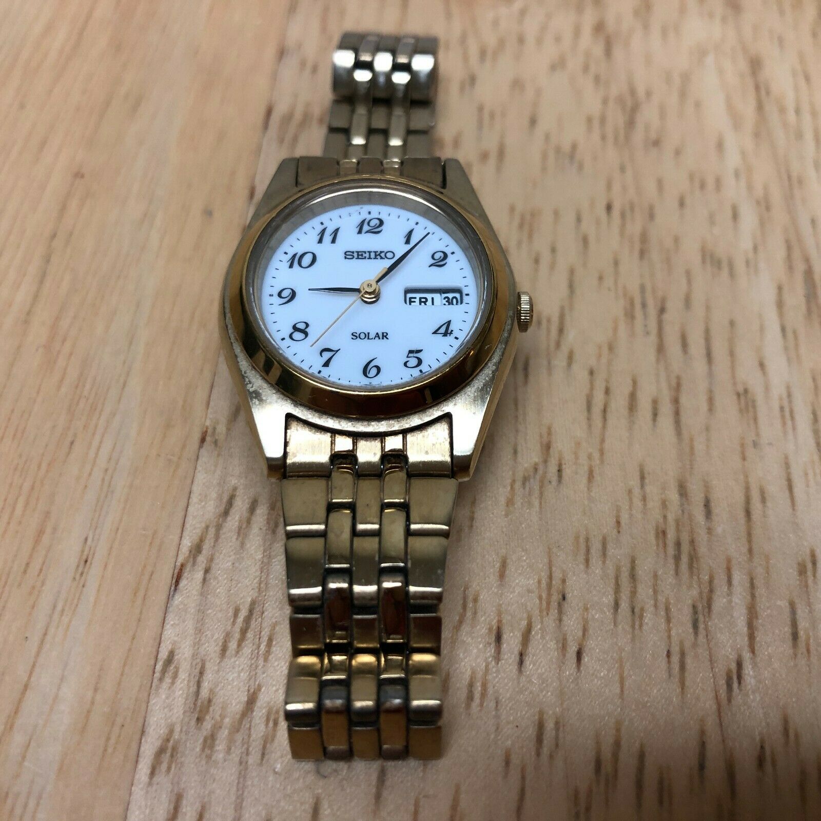 Seiko Solar V138-0AA0 Lady Gold Tone All Steel Analog Quartz Seiko Solar V138-0AA0 Lady Gold Tone All Steel Analog Quartz