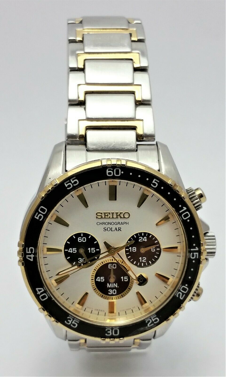 seiko chronograph solar v175