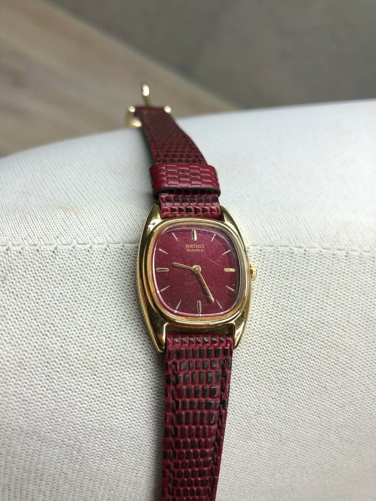 ユキ Seiko Vintage Women's Watch Gunmetal Grey 2C20-5630