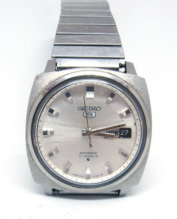 Vintage Men's SEIKO 5 AUTOMATIC 6119-7120 Wrist Watch (Day& Date