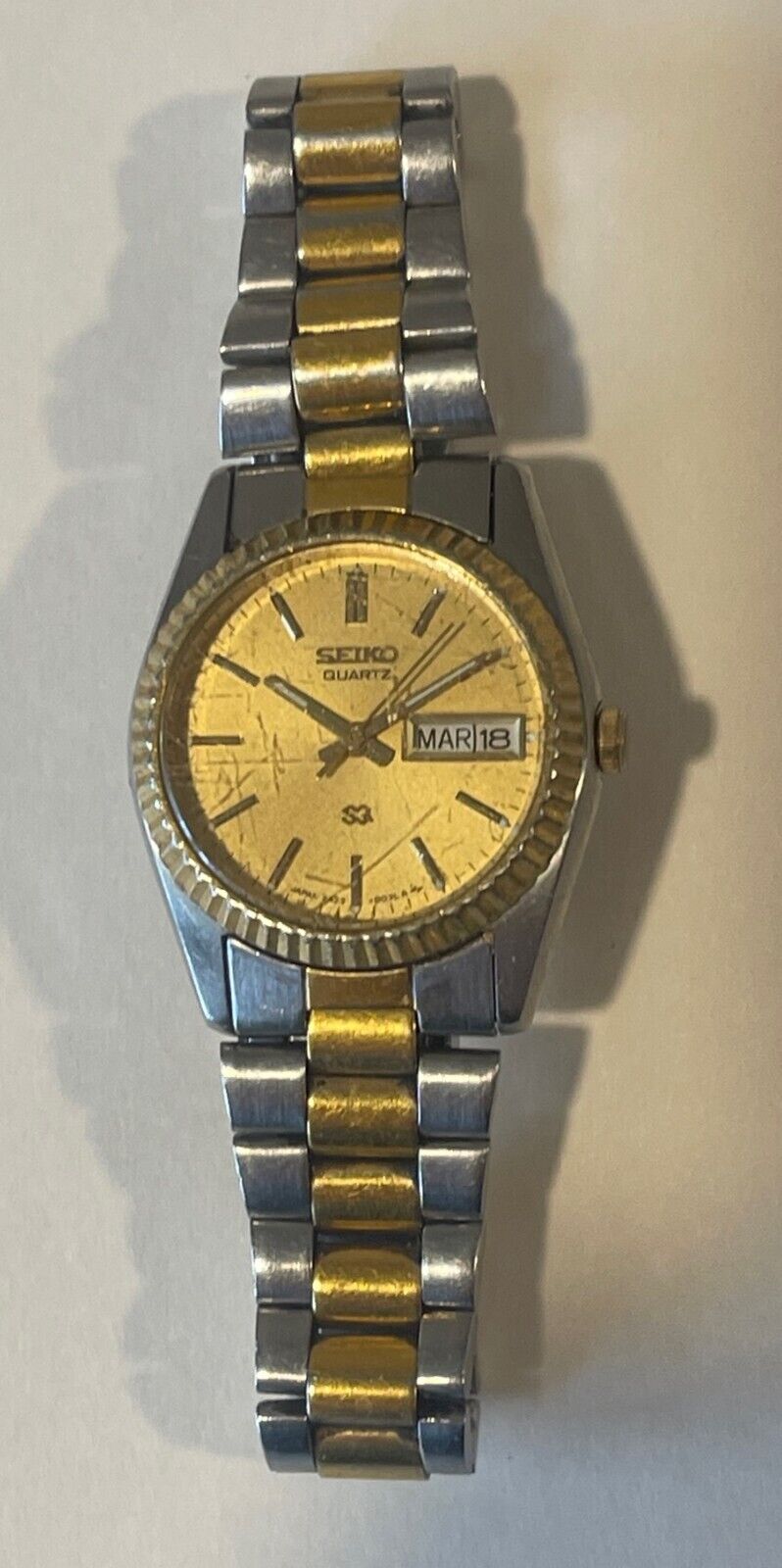 Vintage Womens gold silver Tone Seiko watch 2A23 0030