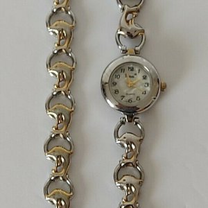 SENSATIONAL! Vintage VIVANI Quartz Watch & Bracelet Set w  display picture 2
