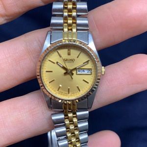 Seiko 7N83-0049 Day Date Two Tone Stainless Steel 24mm Case 