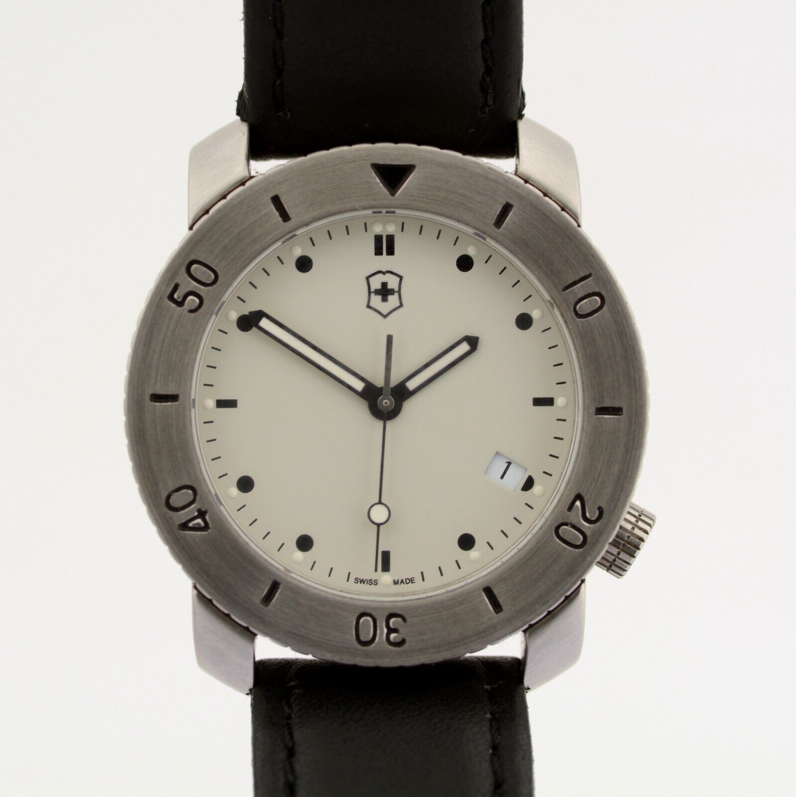 d*r様 [8120-1]Victorinox V7-10 Sub 腕時計　稼働 d*r様 [8120-1]Victorinox V7-10 Sub 腕時計 稼働 VICTORINOX V7-00 BASIC