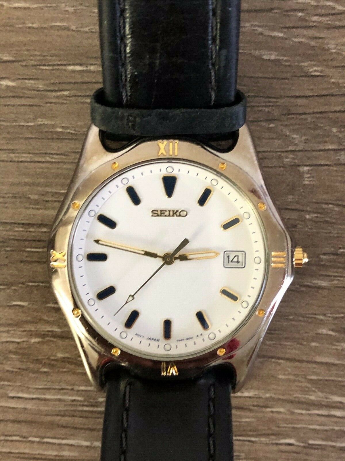 Men's Seiko watch 7N47 6011 R1 Vintage Leather band day date