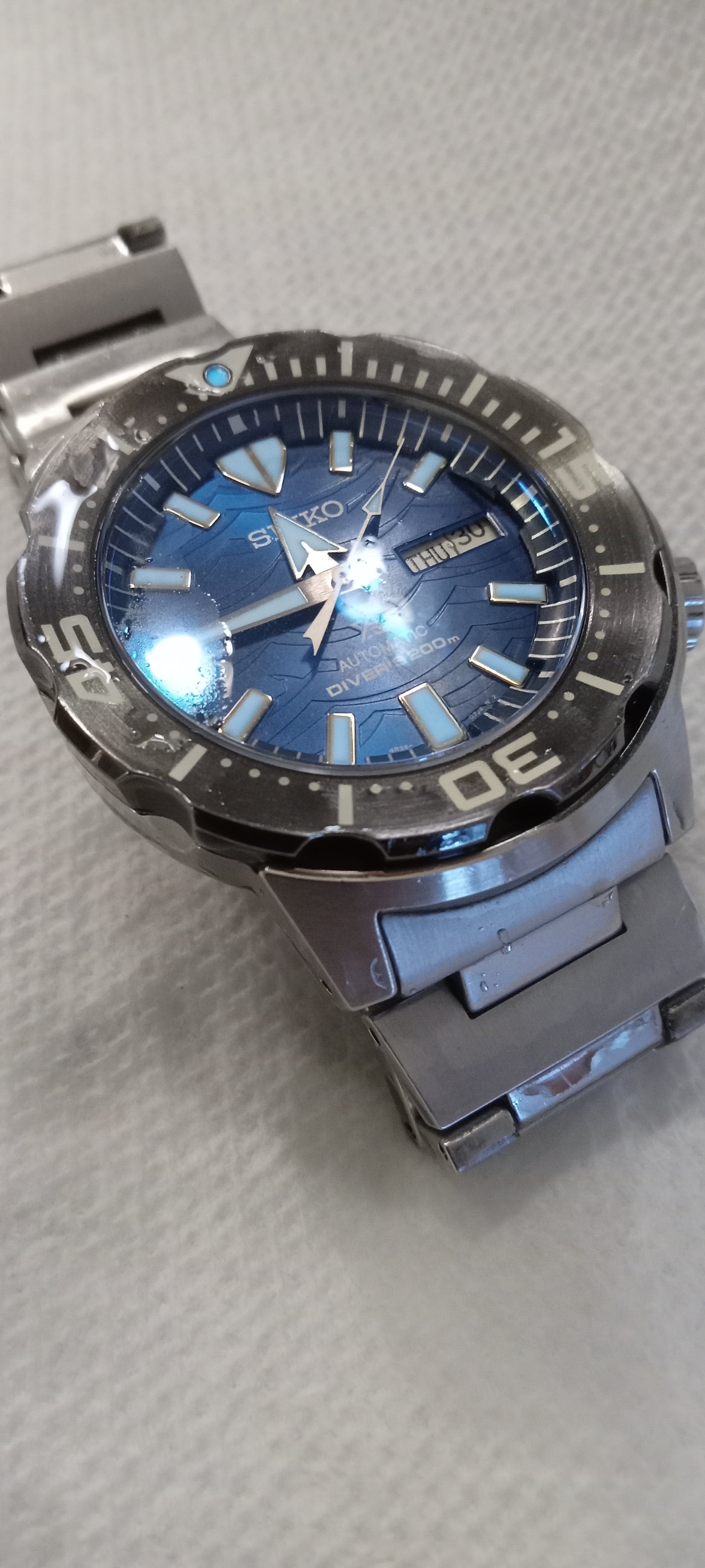 Seiko Monster srpe09k1 great white shark w sapphire crystal