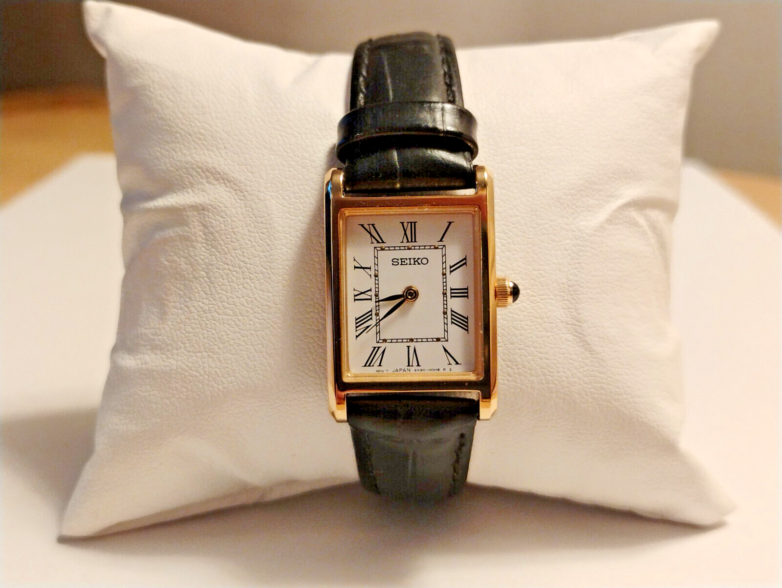 Ladies Seiko Tank Watch White Dial Gold Tone 4N30-00H0 New Battery