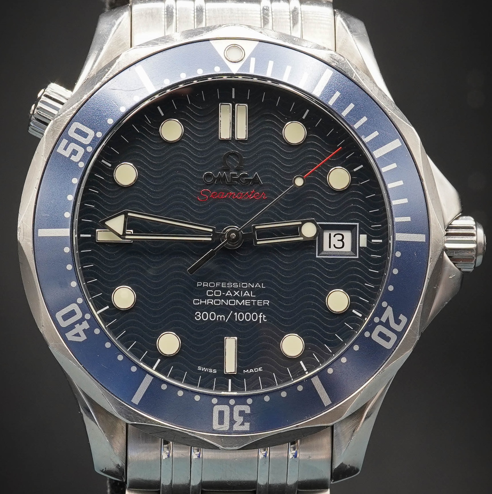 Omega seamaster hotsell 300m 2220.80