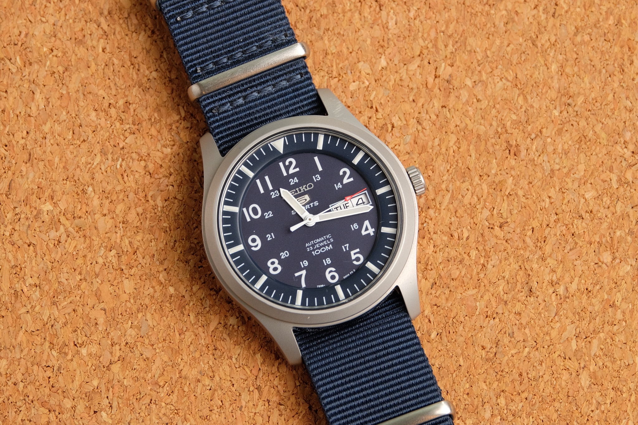 seiko 5 snzg11