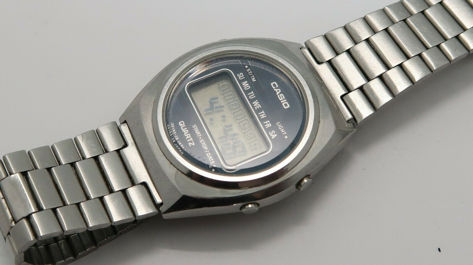 VINTAGE CASIO 35QR-23 GENTS WATCH circa 1977 JAPAN | WatchCharts