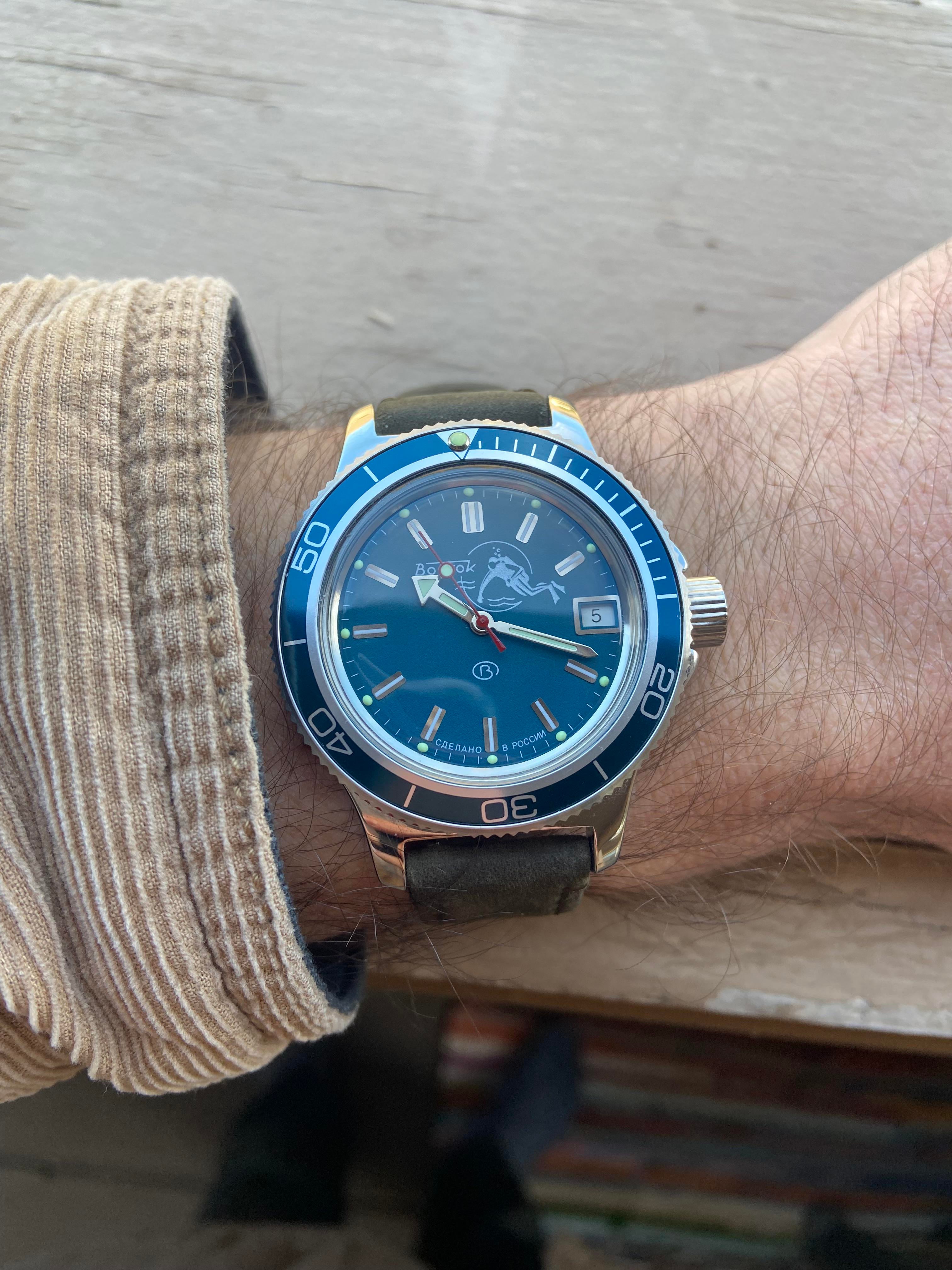 Vostok amphibia blue on sale bezel