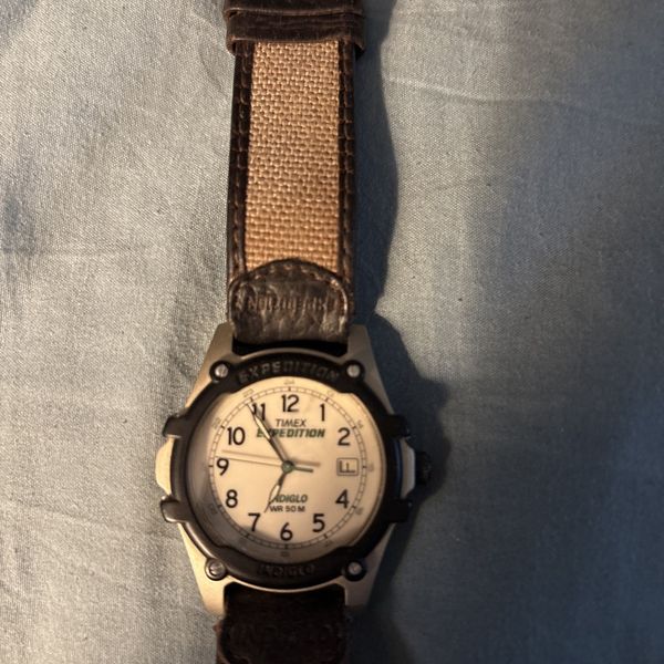 MONTRE-BRACELET TIMEX 1440 SPORTS INDIGLO WR50M ROSE ET GRIS 1627B