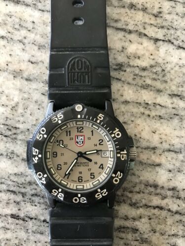 Luminox Navy Seal Series 3000/3900 v3 Swiss Diver Watch Khaki Face