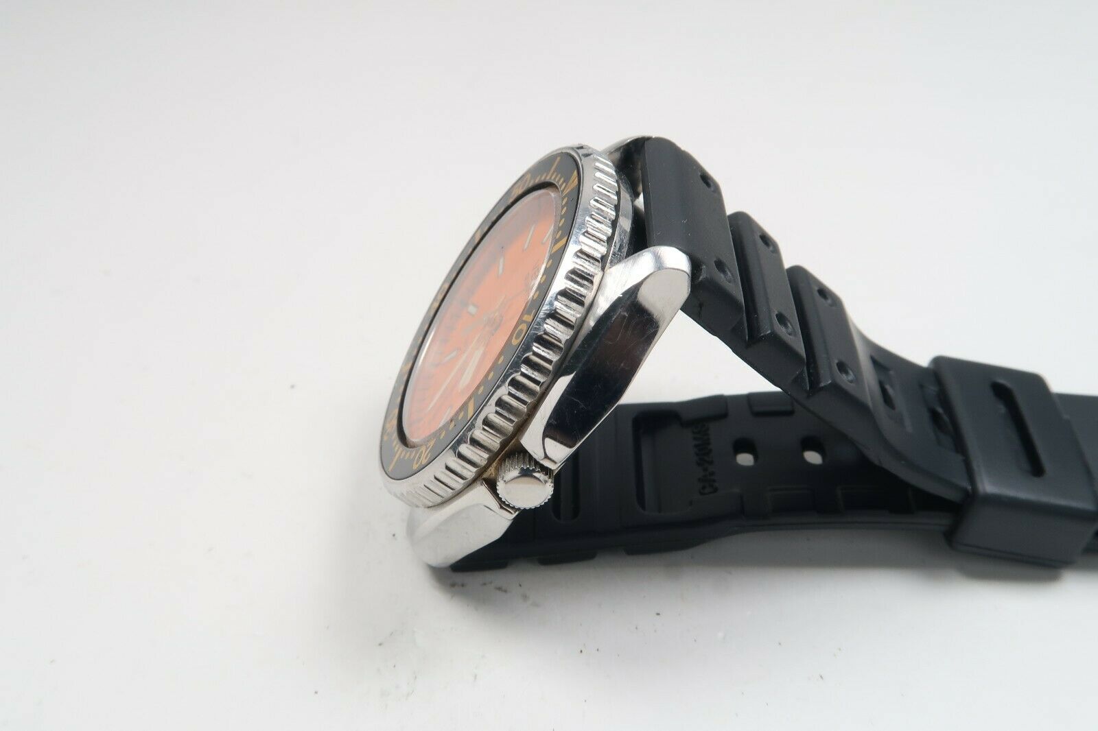 Vintage Citizen VEGA Quartz 100M Diver ORANGE Dial NEW BATTERY