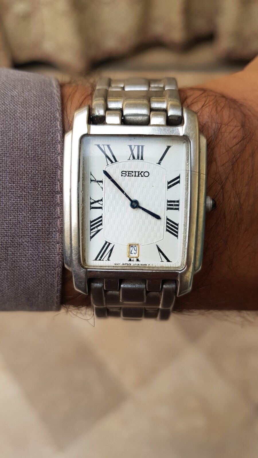 vintage Seiko quartz tank shape V739-5B40 roman numerals