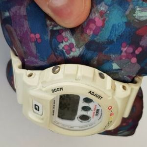 RARE Casio G shock DW 6900 BAPE white Rainbow bathing ape 25 RARE Casio G shock DW 6900 BAPE white Rainbow bathing ape 25