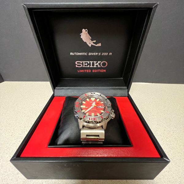 Seiko Limited Edition Red Monster NiB SKZ243 #575 of 1313 - Rare 